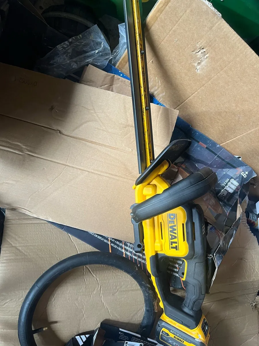Dewalt 18v hedge trimmer - Image 2