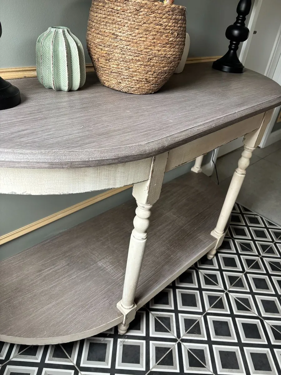 Console Table - Image 4