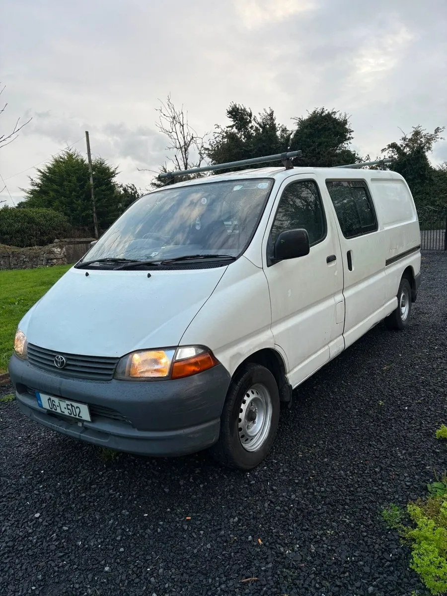 Toyota Hiace Crewcab - Image 2