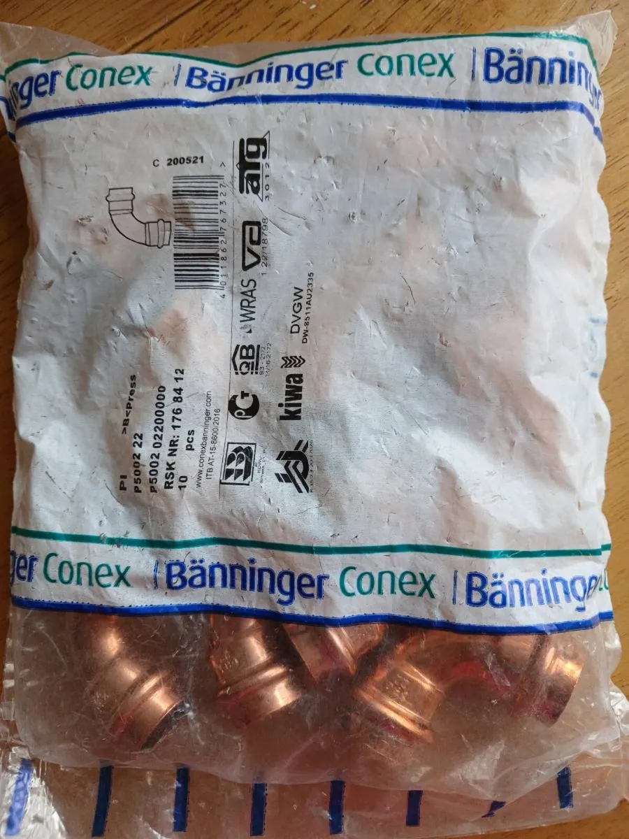 Copper 22mm equal elbows - Image 3