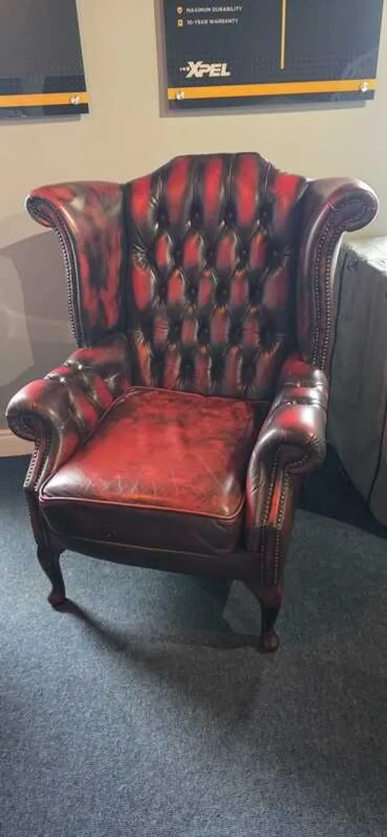 Chesterfield suite 3 piece - Image 1