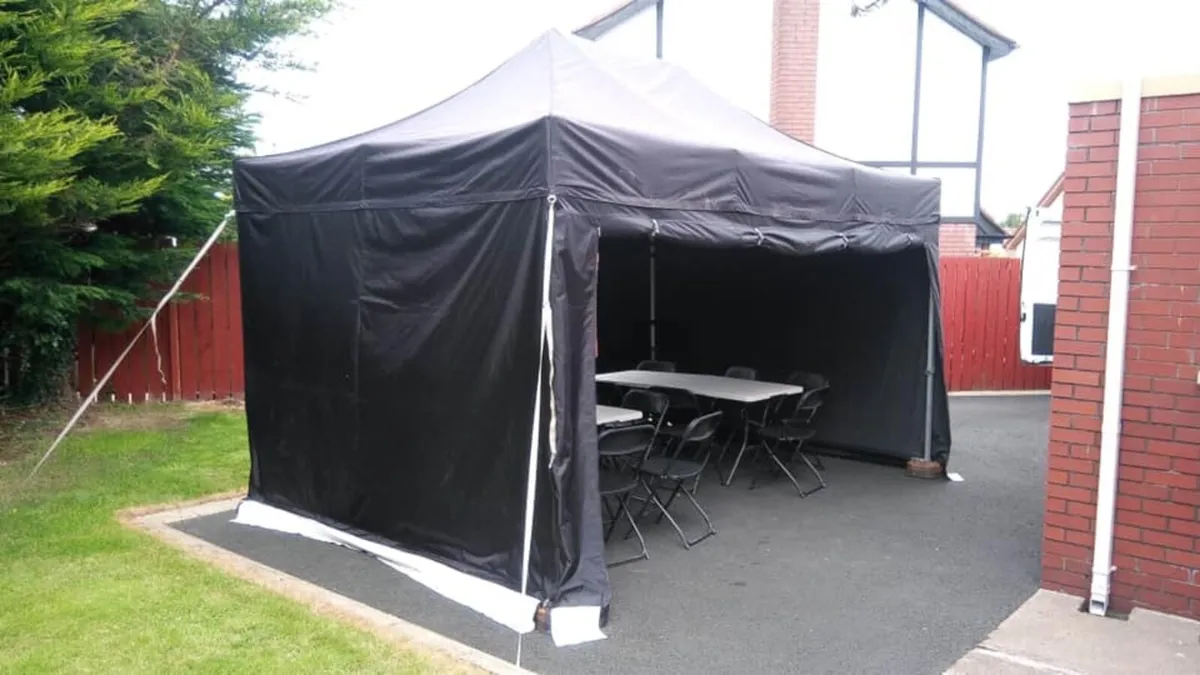 Pro 50 Gala Gazebo 4.5m x 3m - Image 1