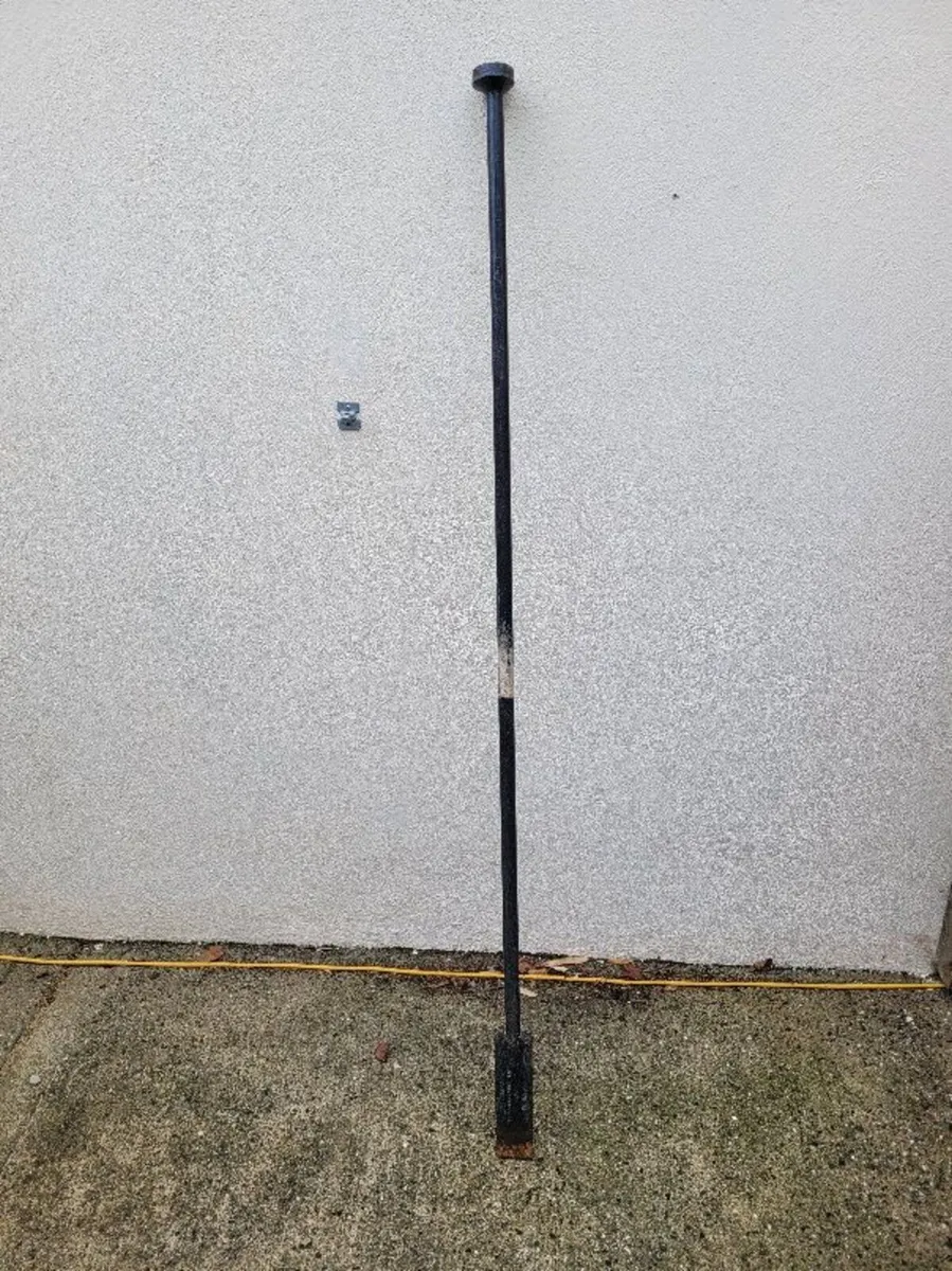 Post Hole Digger Bar and sharp edge post hole digg - Image 3