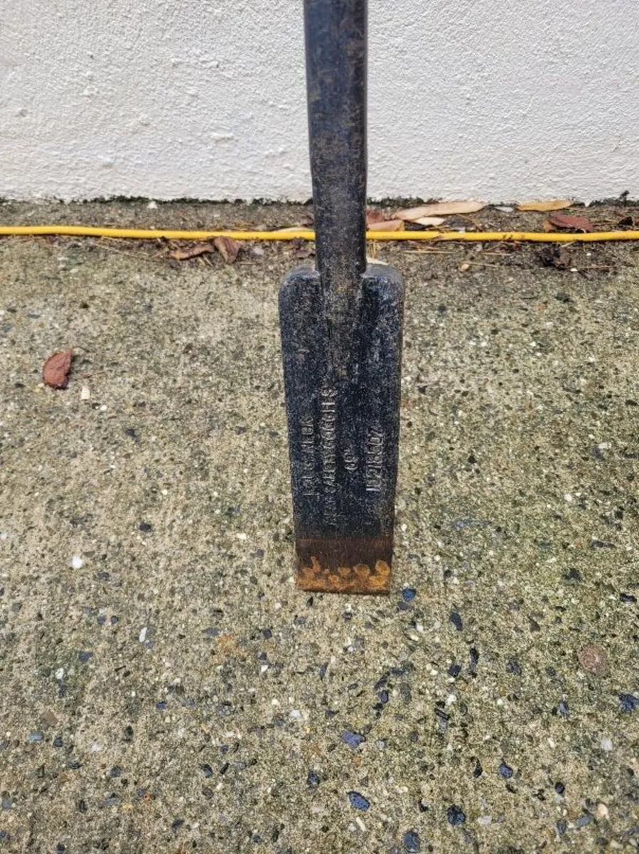 Post Hole Digger Bar and sharp edge post hole digg - Image 1