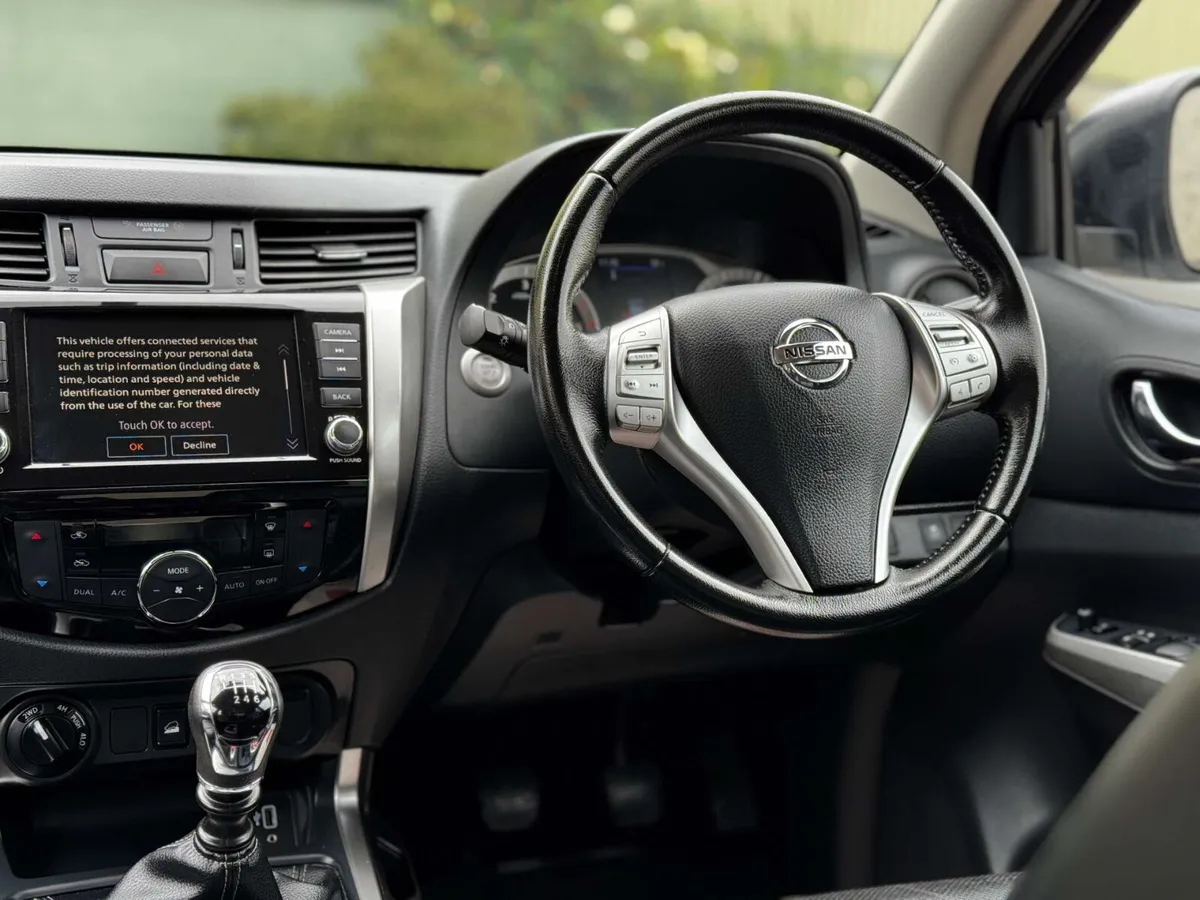 Nissan Navara 2021, Manual, Leather, Tow Bar - Image 3