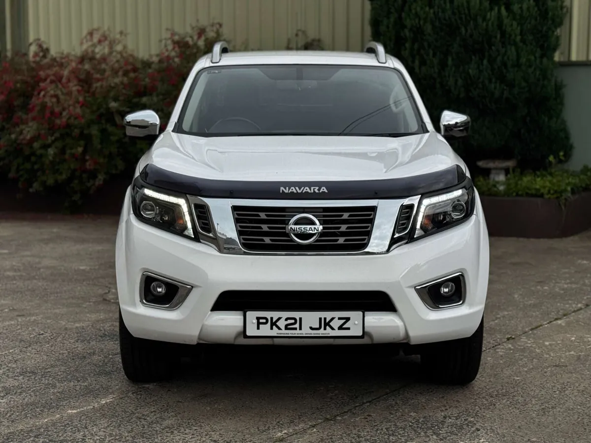 Nissan Navara 2021, Manual, Leather, Tow Bar - Image 4