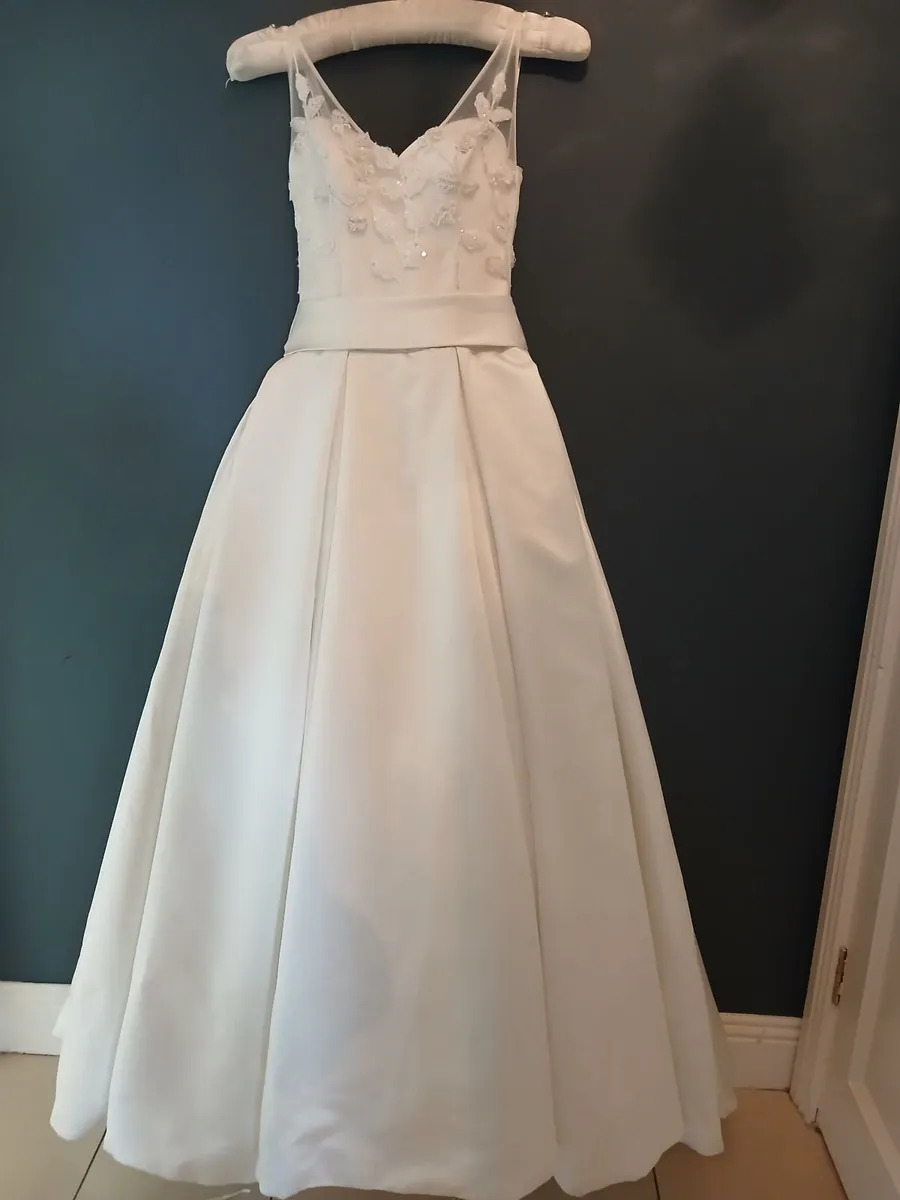 Wedding dress - Image 2