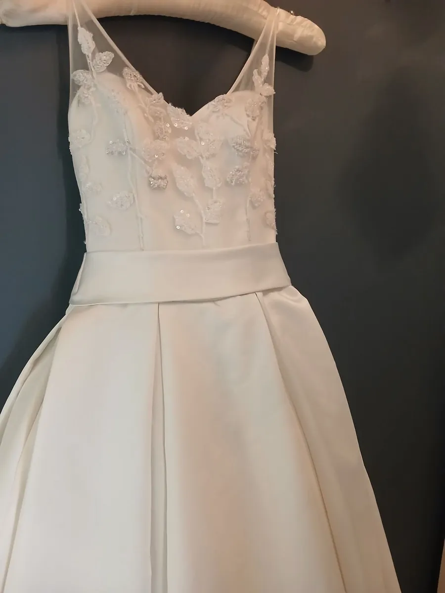 Wedding dress - Image 3