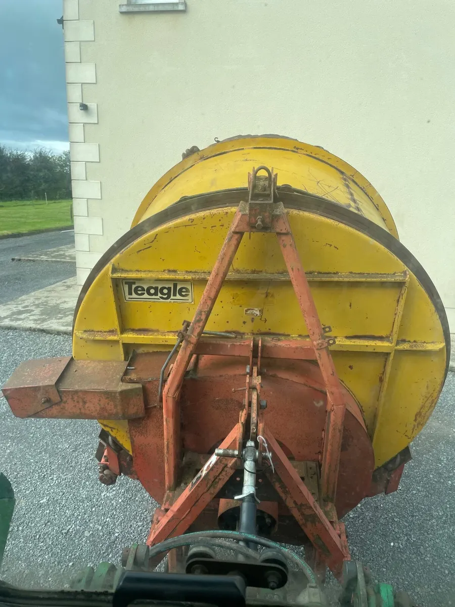 Teagle tomahawk round bale shredder - Image 2