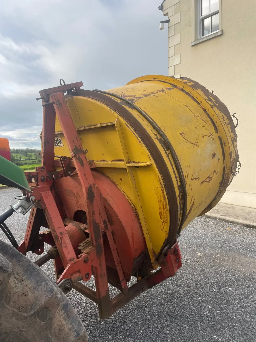 Teagle tomahawk round bale shredder - Image 3