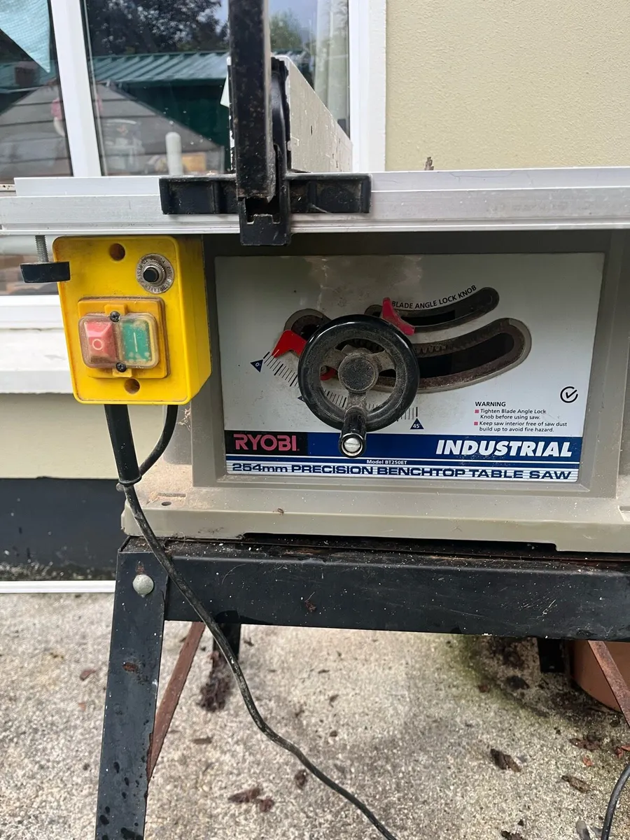 Table saw - Image 1