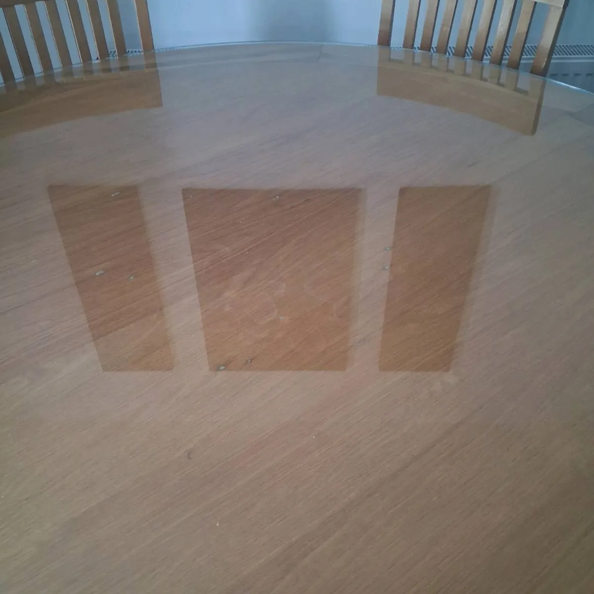 Lovely table and chairs - Image 3