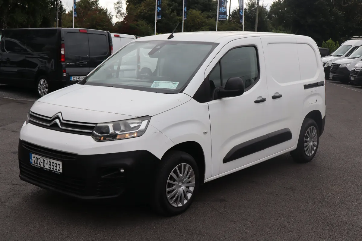2020 CITREON BERLINGO SWB - Image 1
