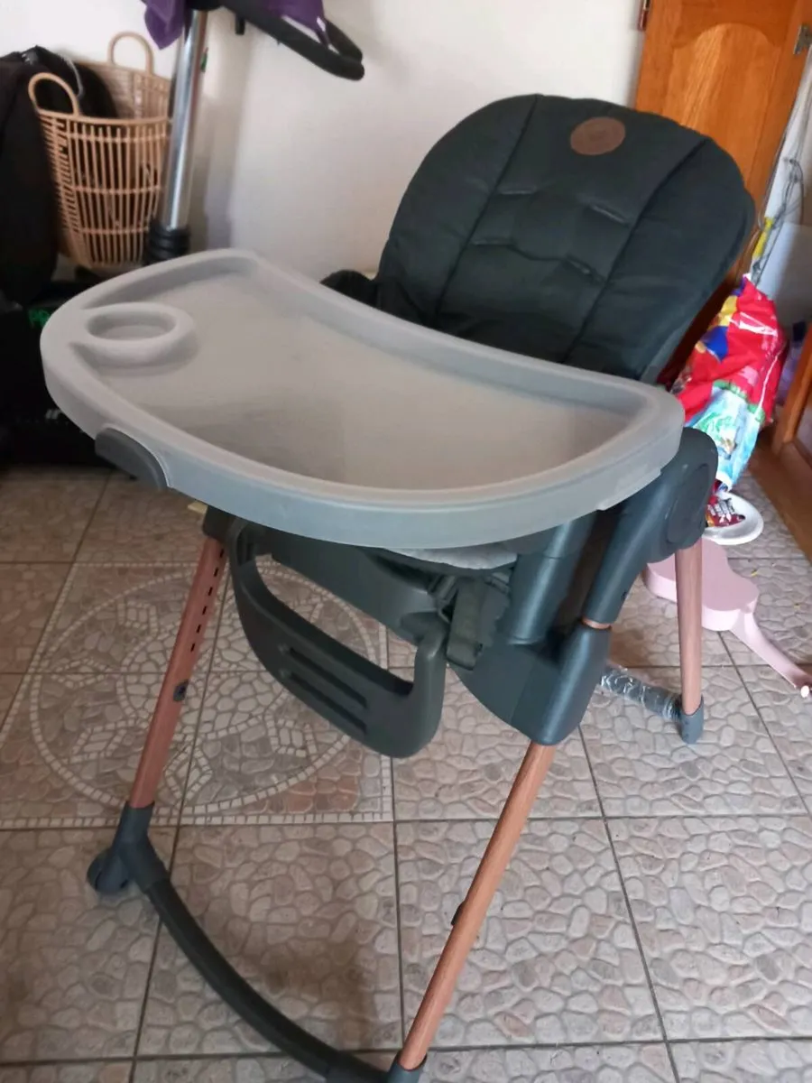 Child high chair - Image 2