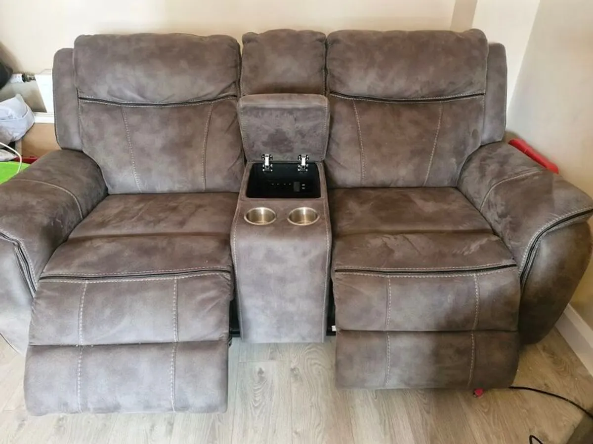 3 + 2 electric recliner sofa - Image 1