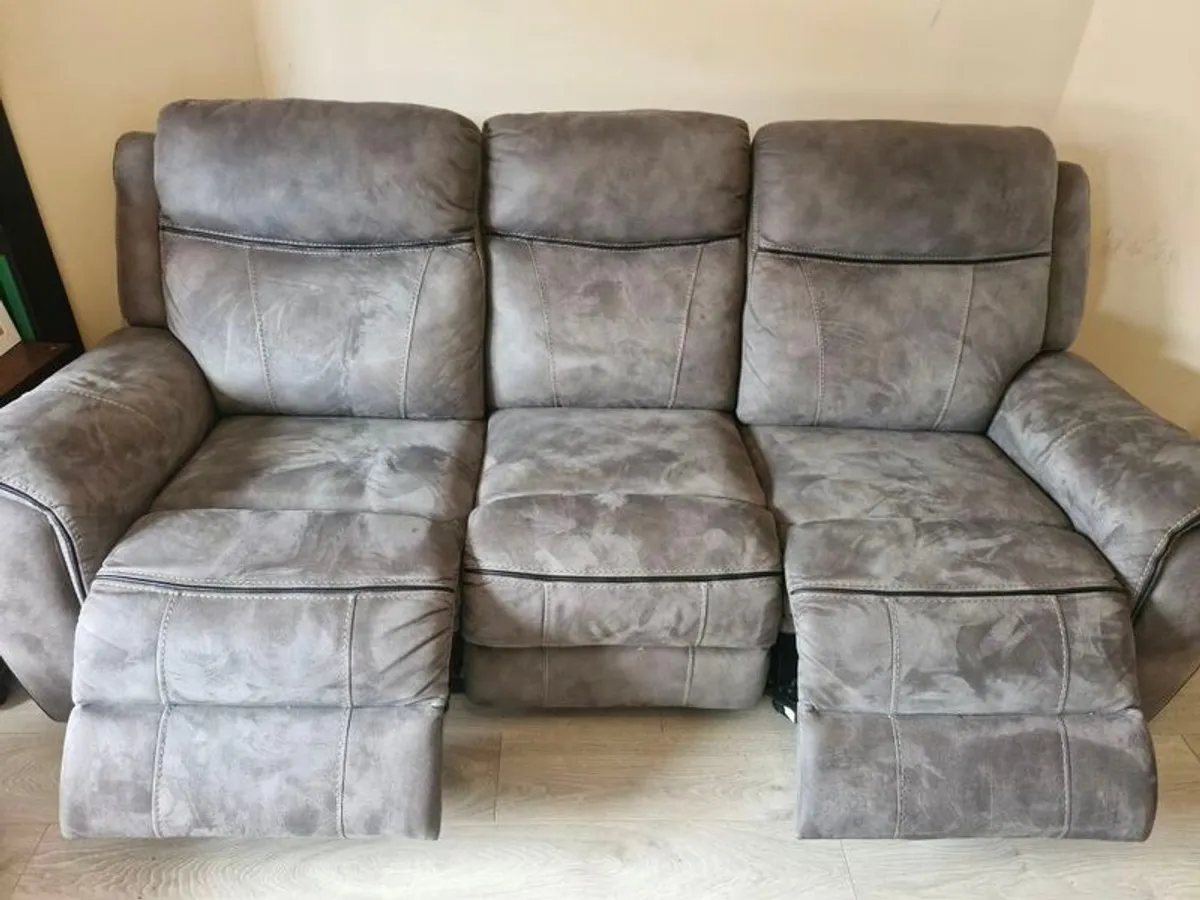 3 + 2 electric recliner sofa - Image 2