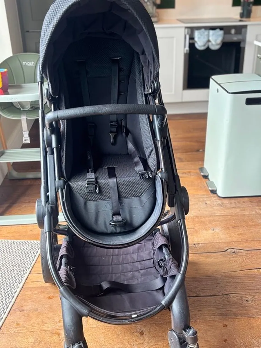 Icandy Peach travel system buggy - Image 3
