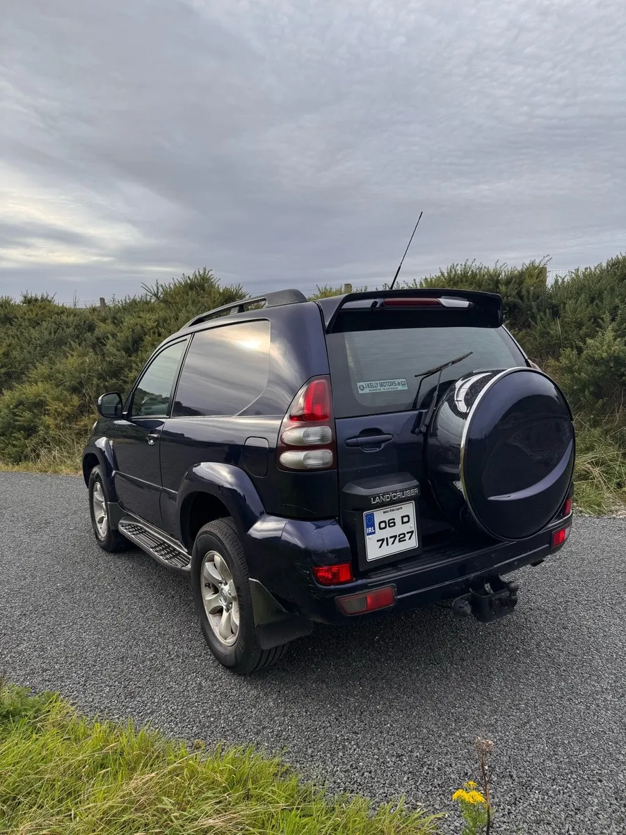 Toyota Land Cruiser - Image 4