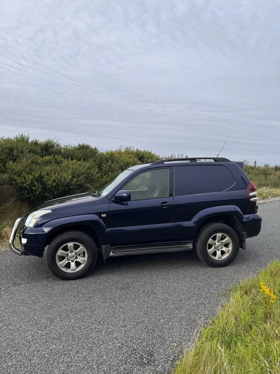 Toyota Land Cruiser - Image 3