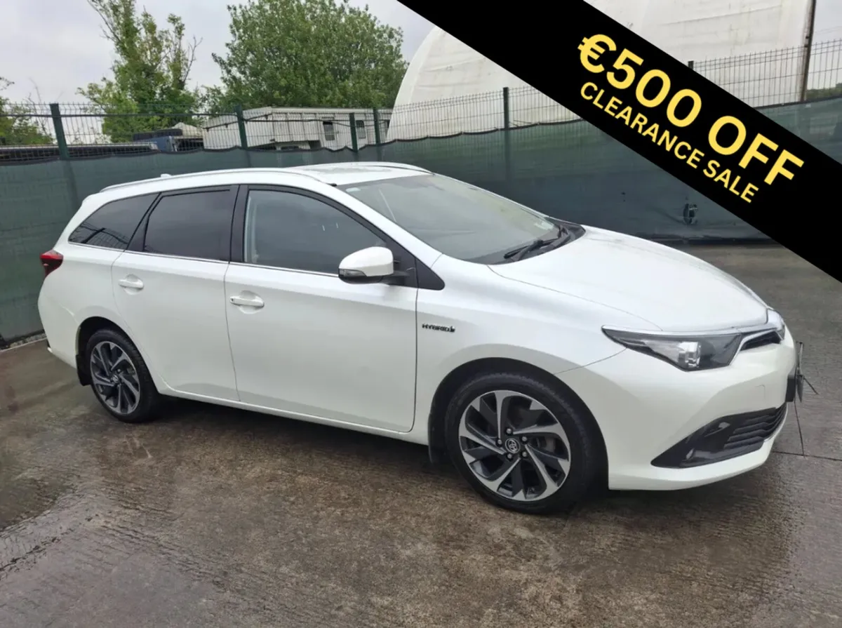 152 Toyota Auris  Hybrid  Automatic - Image 1