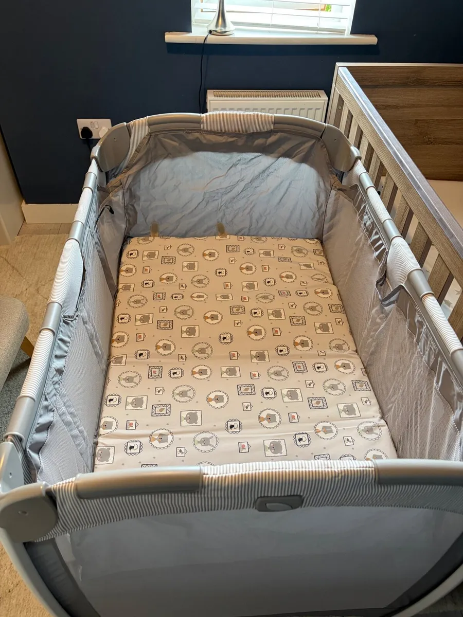 Joie Excursion Travel Cot (birth to 15kg) - Image 3