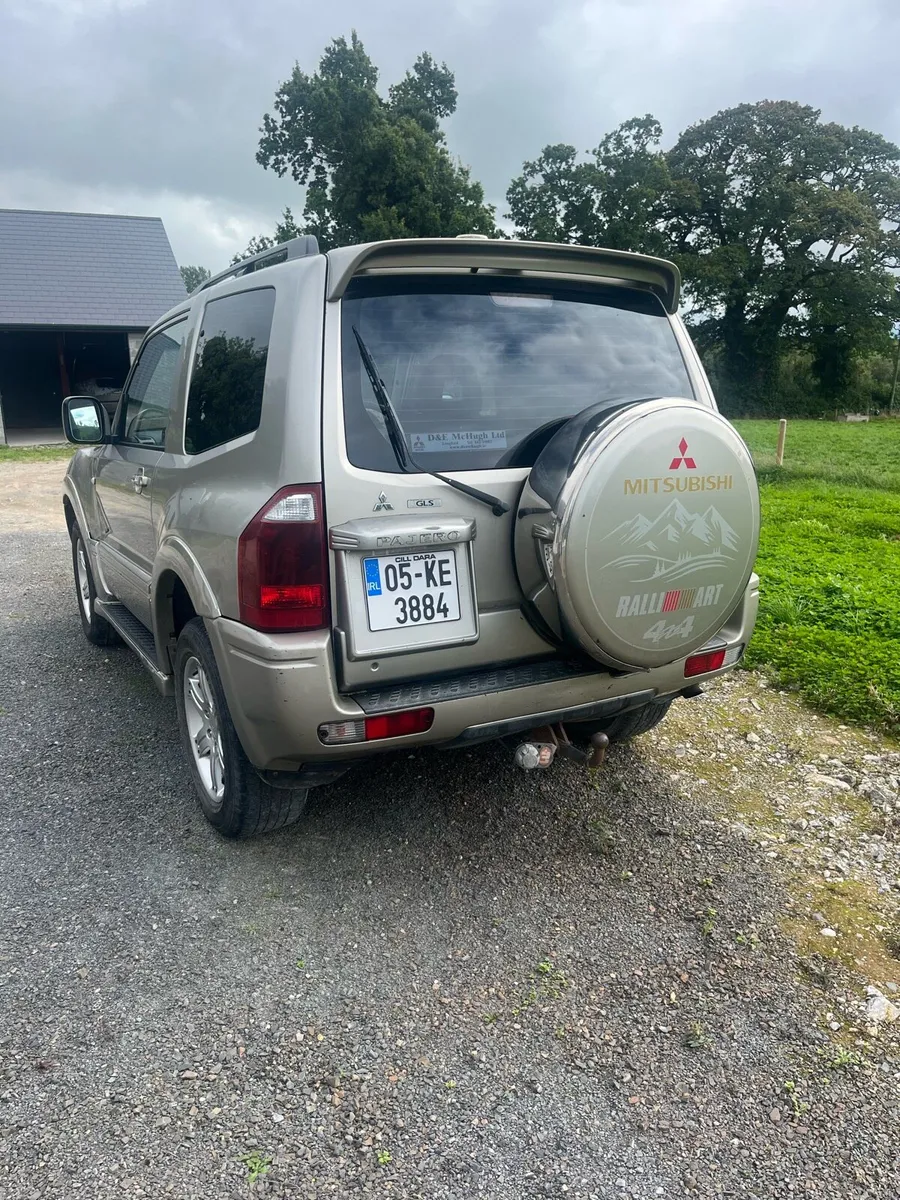 Mitsubishi Pajero 2.5 - Image 2
