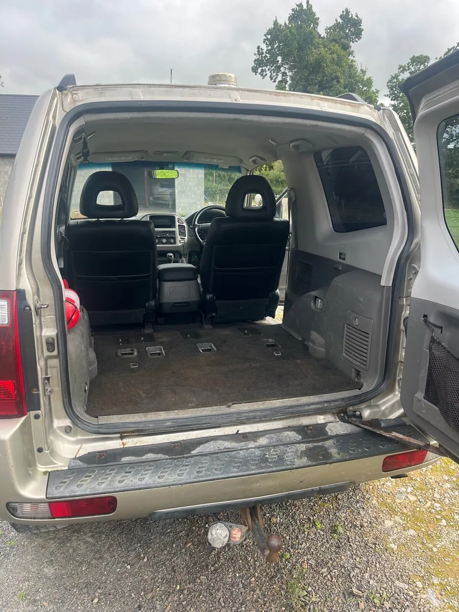 Mitsubishi Pajero 2.5 - Image 4