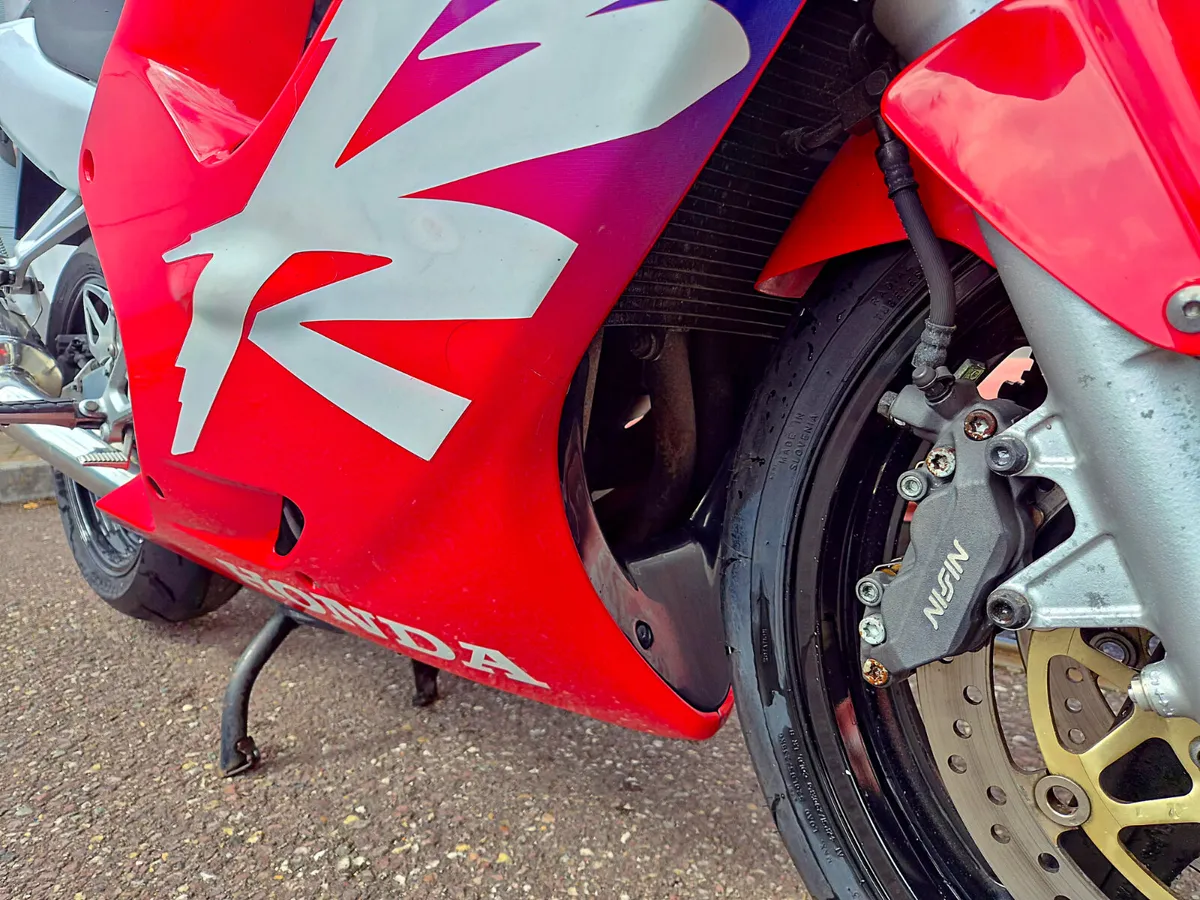 2000 Honda CBR 600-F - Image 4