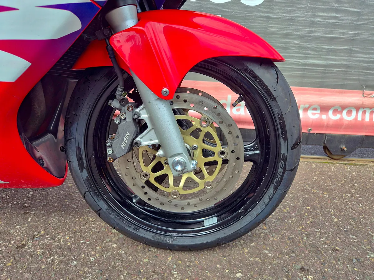 2000 Honda CBR 600-F - Image 3