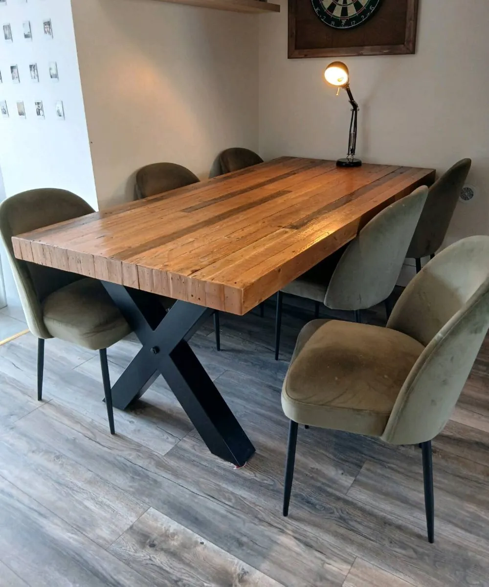 Table and Chairs - Image 1
