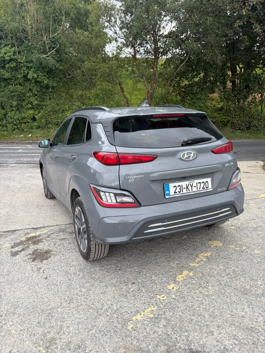 2023 Hyundai Kona 64kwh Damaged Salvage - Image 3