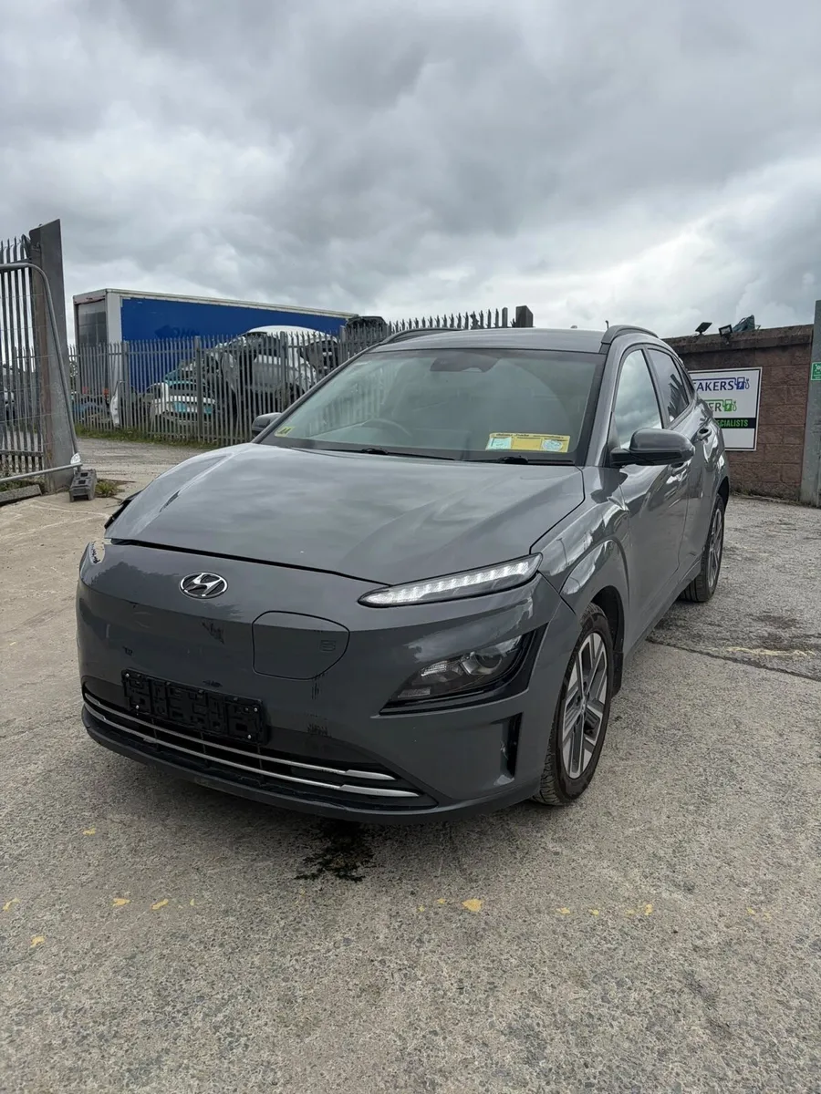2023 Hyundai Kona 64kwh Damaged Salvage - Image 1