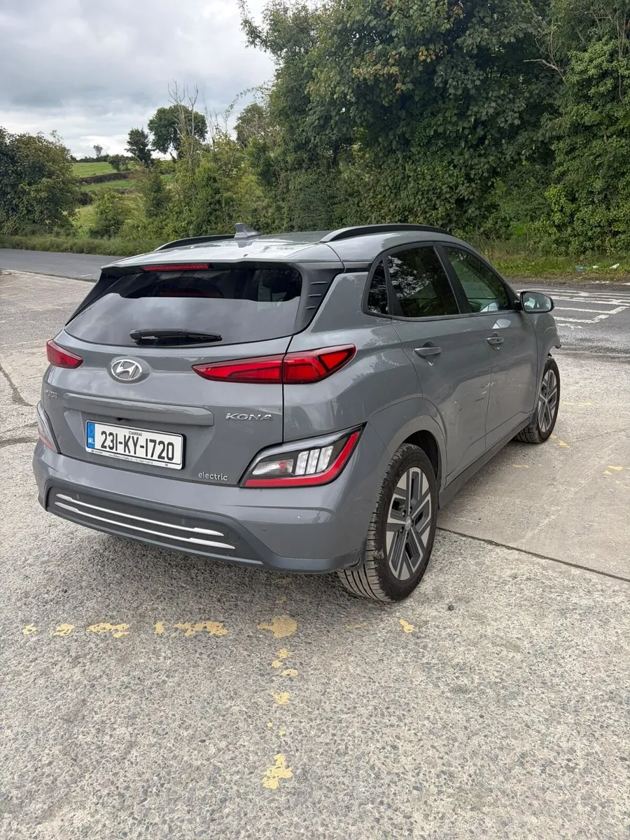 2023 Hyundai Kona 64kwh Damaged Salvage - Image 4
