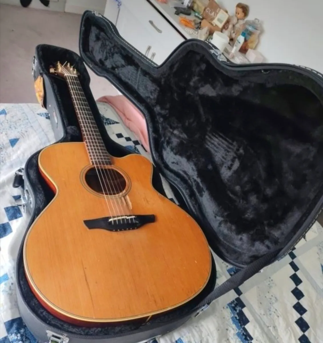Guitar Hard Case... Gator - Image 3
