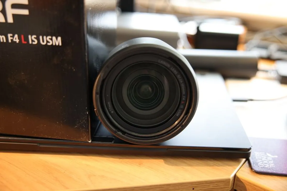 Canon RF 24 - 105mm F4 Lens for sale - Image 3