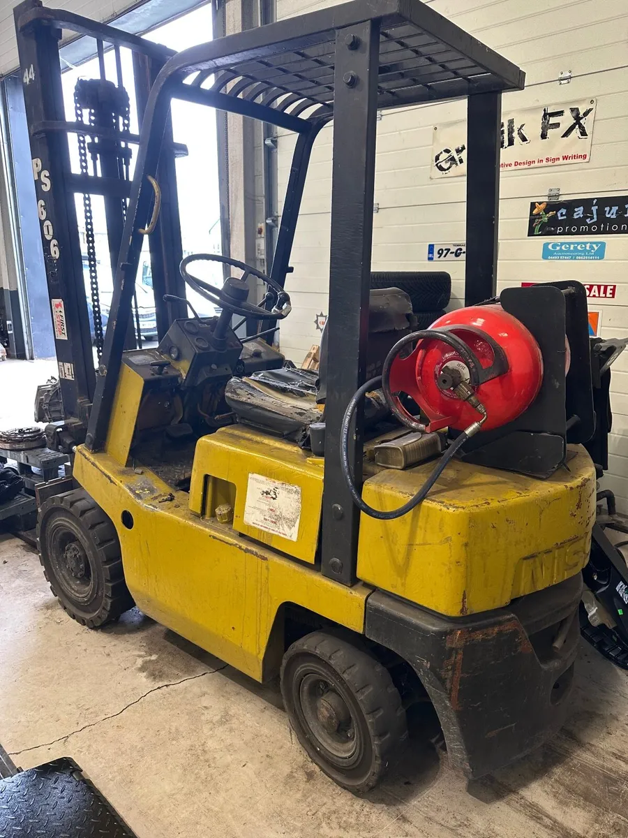 Nissan Fork lift - Image 1
