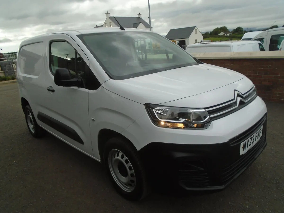 2023 Citroen Berlingo ENTERPRISE 100HP. - Image 1