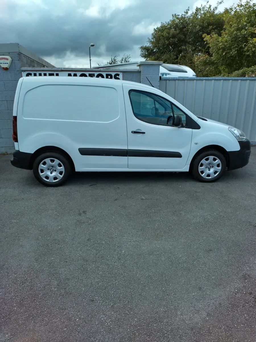 2018 PARTNER VAN - Image 1