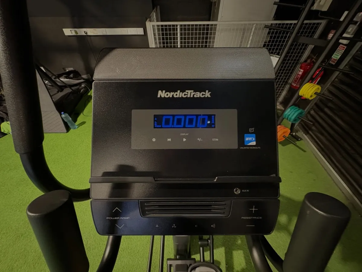 NordicTrack AirGlide LE Elliptical | Ex-Demo - Image 2