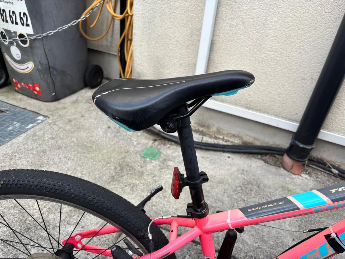 Pink bike - Image 3
