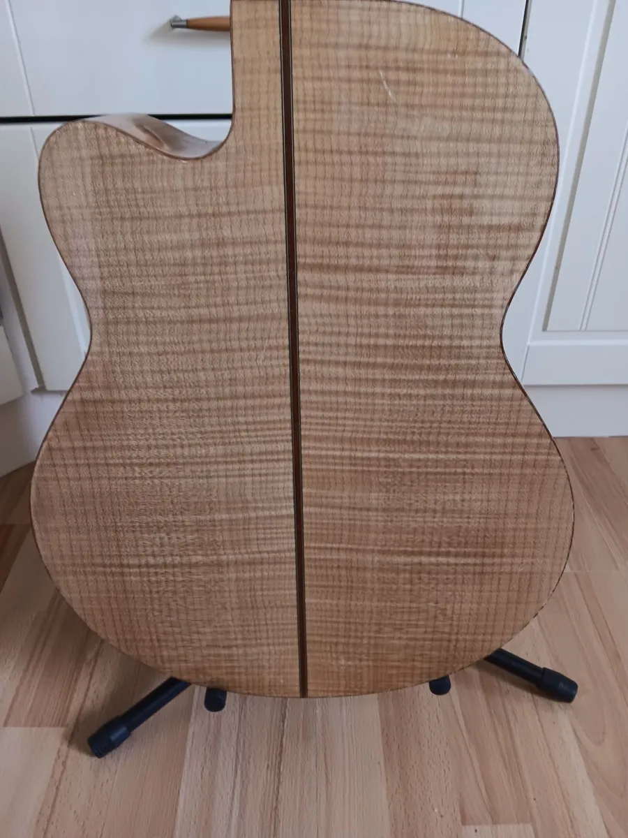 GUITAR - Image 2