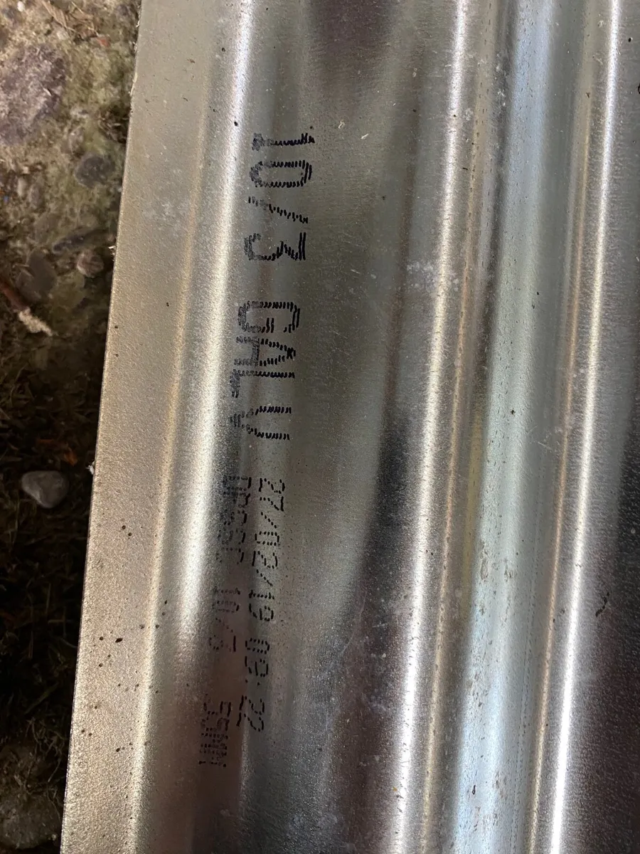 Galvanised corrugated sheeting - Image 1