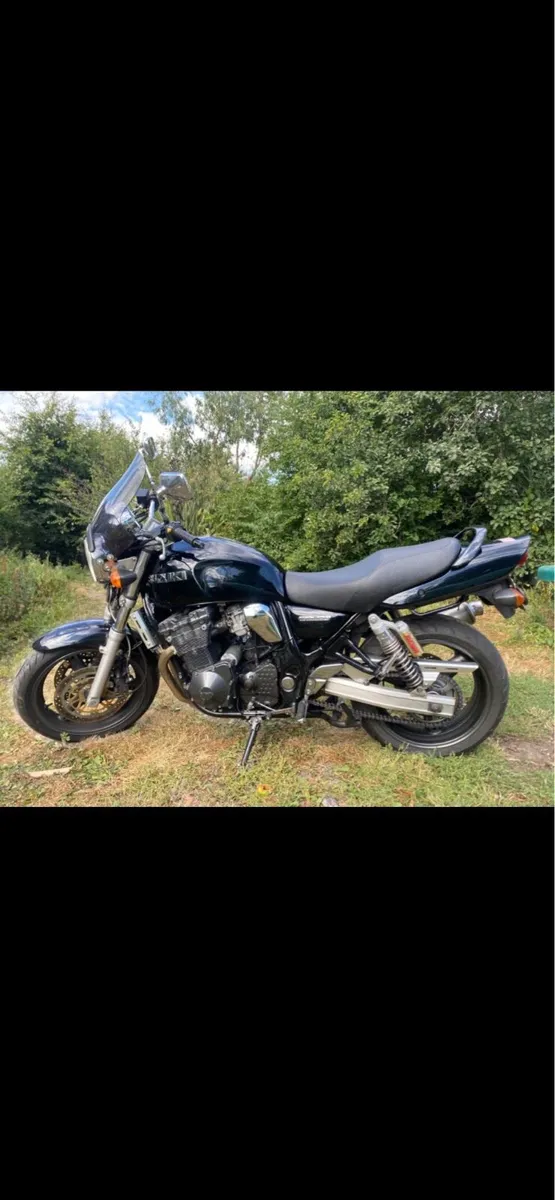 Suzuki GSX 750 *breaking* - Image 2