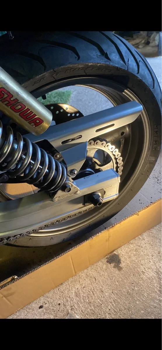 Suzuki GSX 750 *breaking* - Image 3