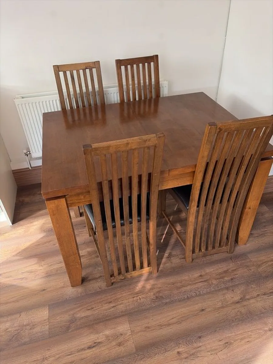 table and chairs - Image 4