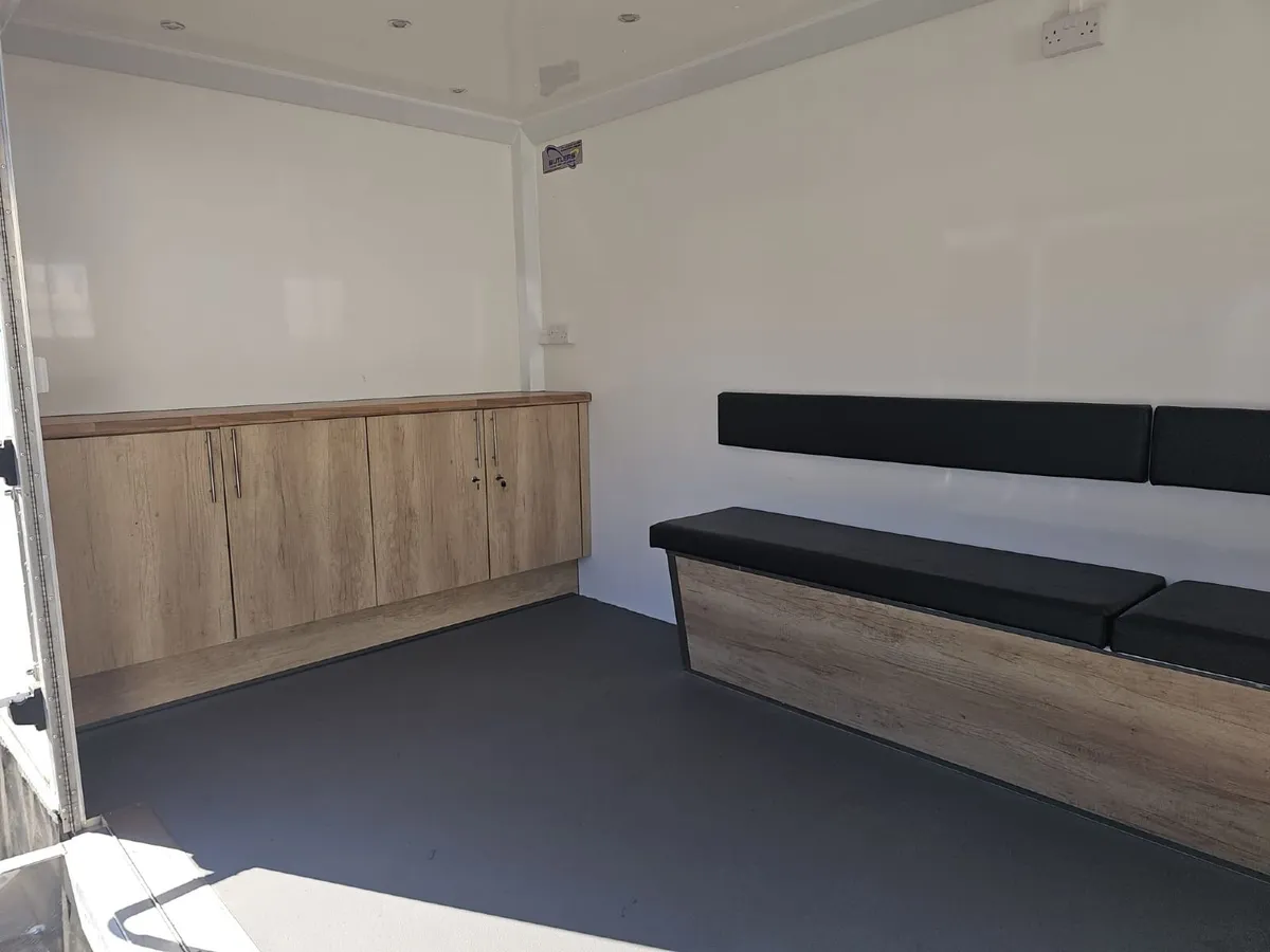 Butlers 16' Second Hand Exhibition Trailer - Image 4