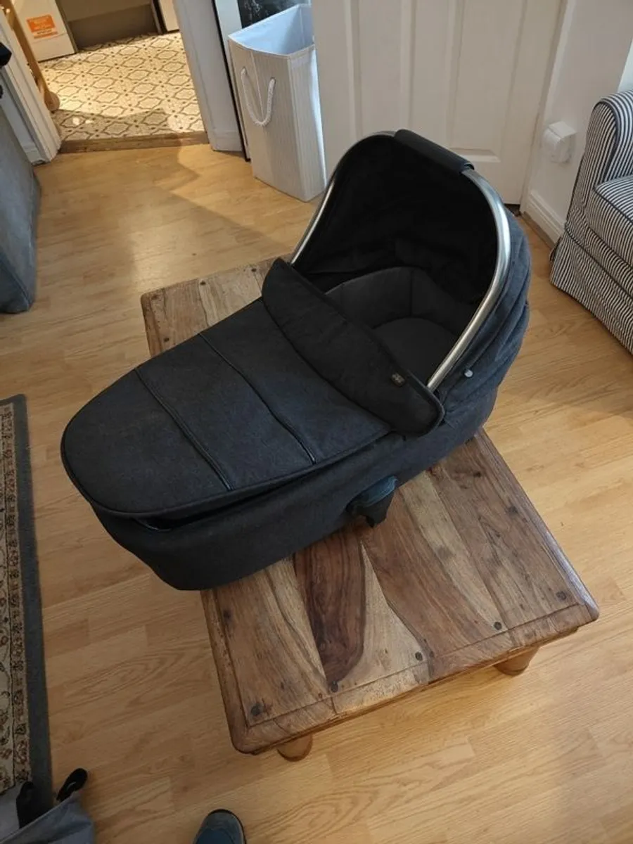 Mamas & Papas Pram (Carry Cot) - Image 3