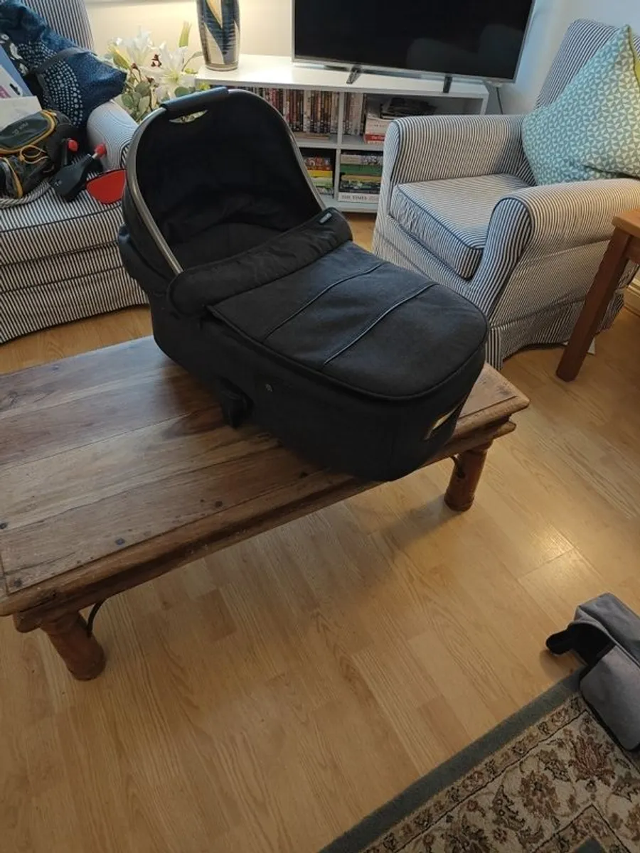 Mamas & Papas Pram (Carry Cot) - Image 2
