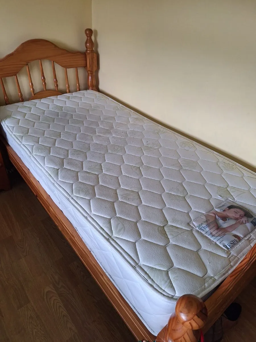 2 single beds - Image 3