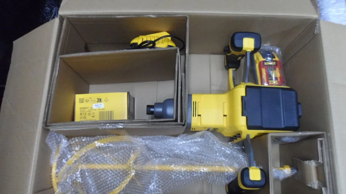 DeWalt Paddle Mixer (New In Box) (DCD240X2) - Image 4